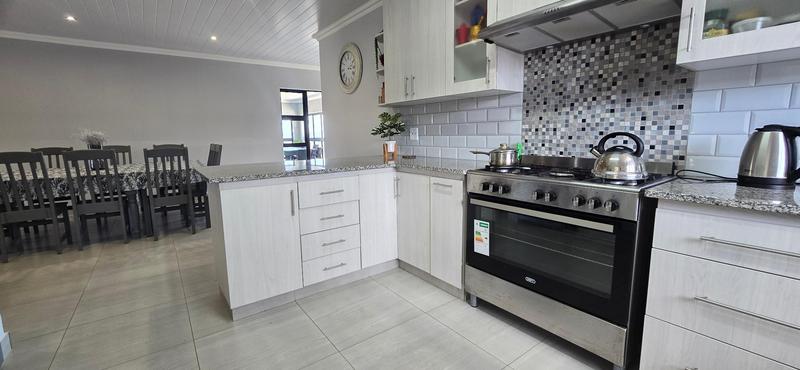 3 Bedroom Property for Sale in Groot Brakrivier Central Western Cape